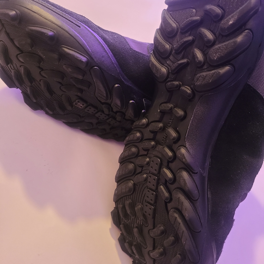 Undefeated Adidas - Picture 3 of 6